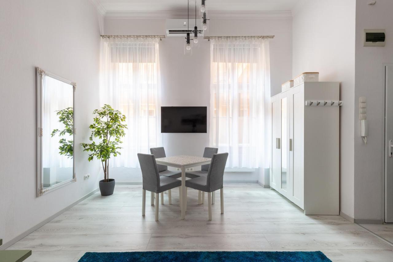 Standard Apartment By Hi5-Relax With Style Studio Будапеща Екстериор снимка